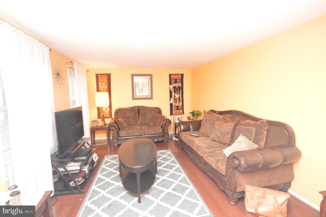 Building Photo - 14595 Woodland Ridge Dr