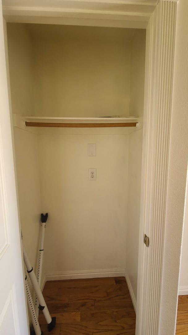Building Photo - 1413 Iron Springs Dr