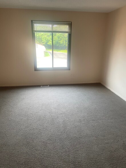 Master Bedroom - 4733 Cedar Lake Rd S