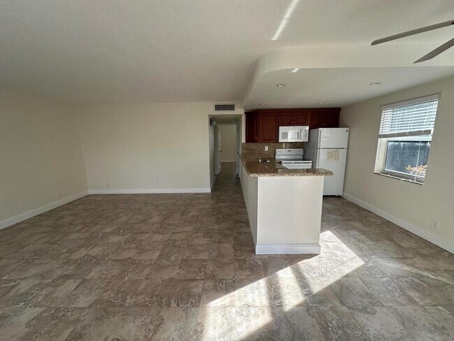 Building Photo - 883 Normandy Trail