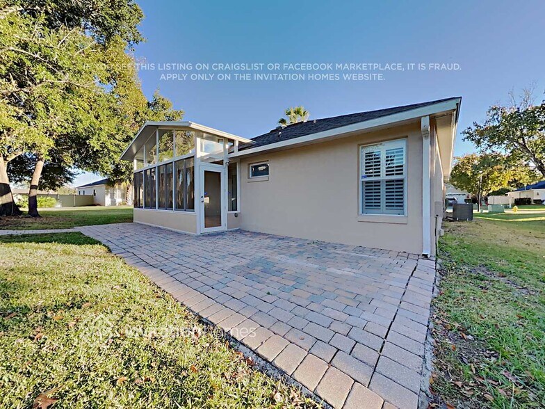 Building Photo - 3169 Floral Way E