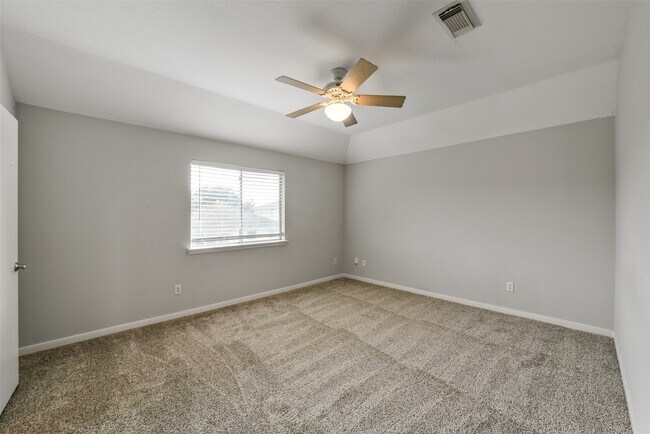 Building Photo - 3231 Stoneydale Ln