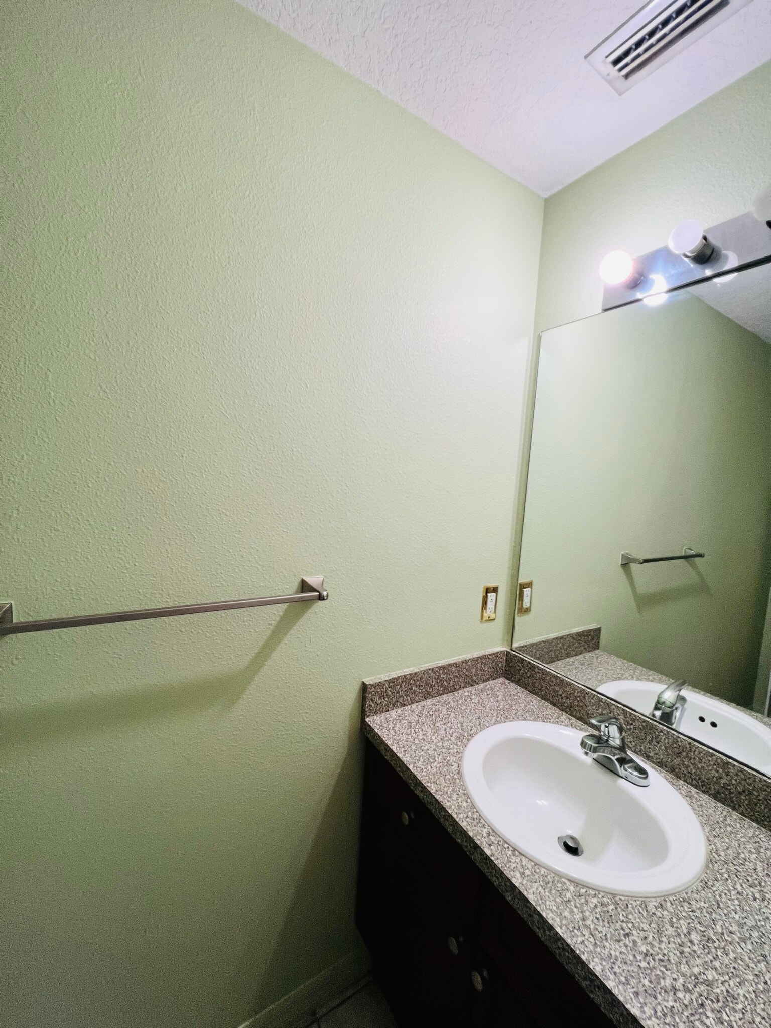 Building Photo - 71 Emerald Bay Dr