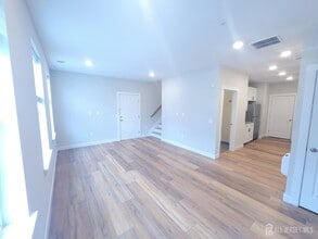 Building Photo - 520 Lasko Ln