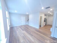 Building Photo - 520 Lasko Ln