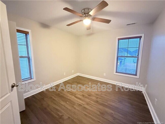 Building Photo - 471 Century Dr