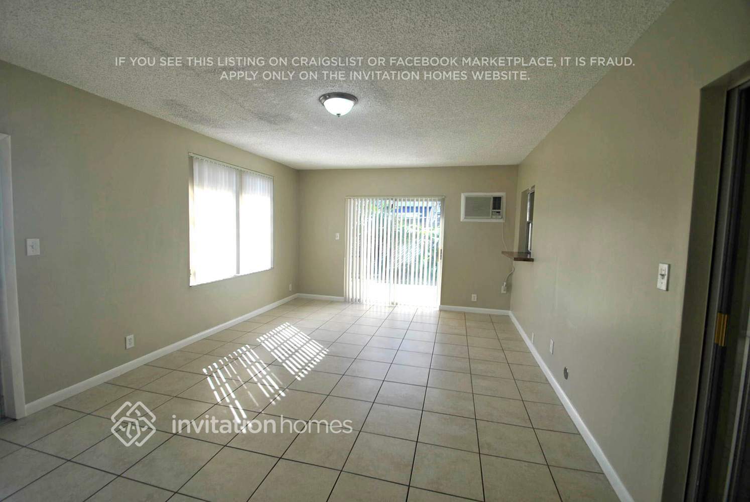Building Photo - 921 E Hawthorne Cir