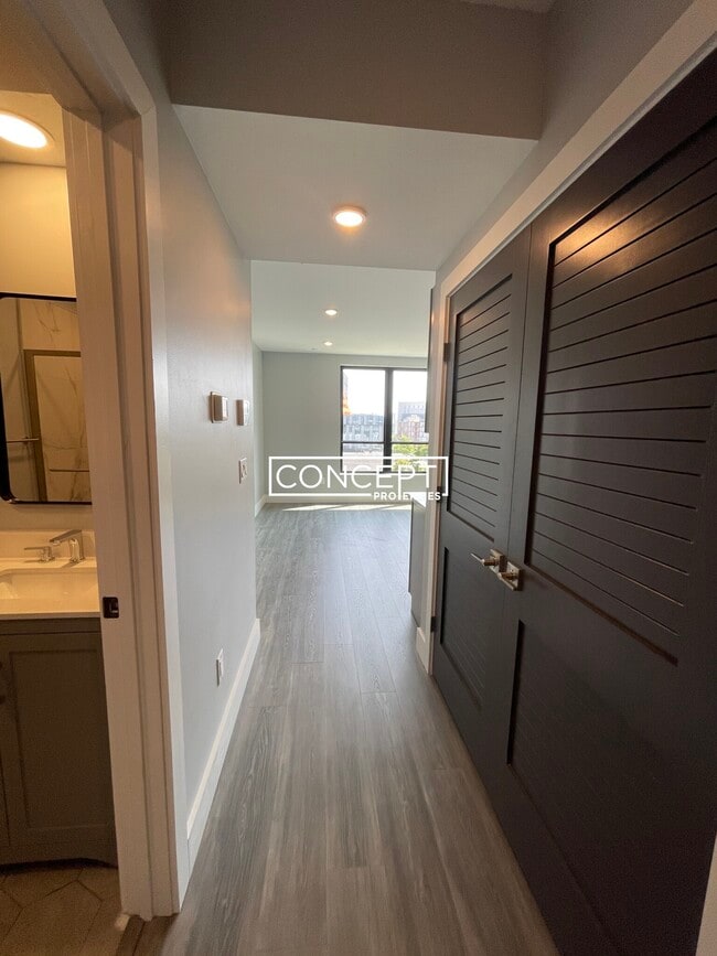 Building Photo - 365 Western Ave