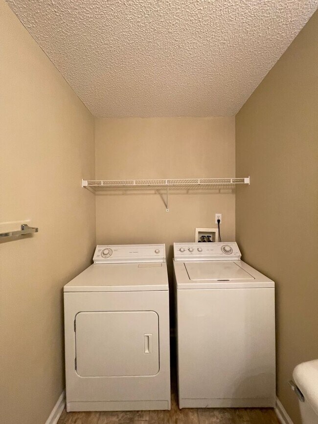 Building Photo - Foxhill Commons