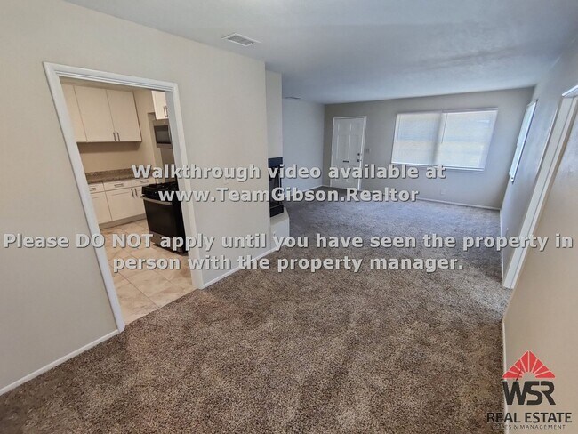 Building Photo - 4 Bedroom / 2 Bathroom Home.
