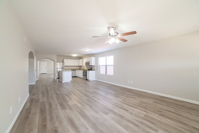 Building Photo - 10529 W Foothill Dr