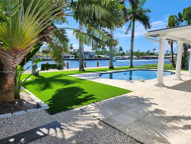 Building Photo - 2742 SE 11th St