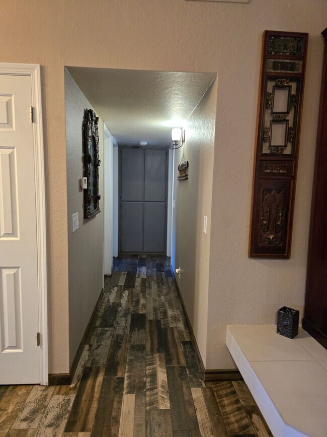 Building Photo - Furnished, 1-Year Long-Term Rental