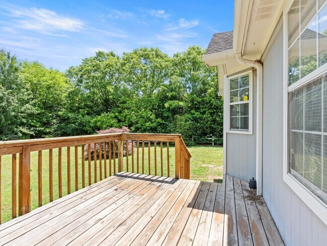 Building Photo - 100 River Oaks Dr