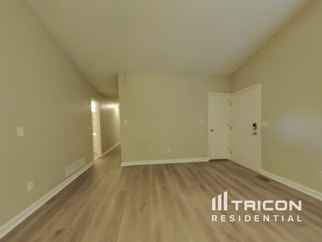 Building Photo - 6320 Holborne Ln