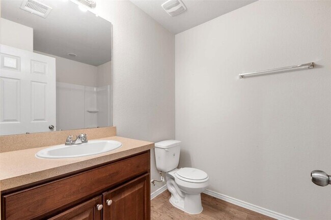 Building Photo - 21231 Bush Brook Bend Path