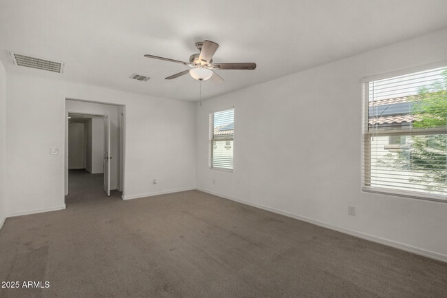 Building Photo - 15142 W Sherman St