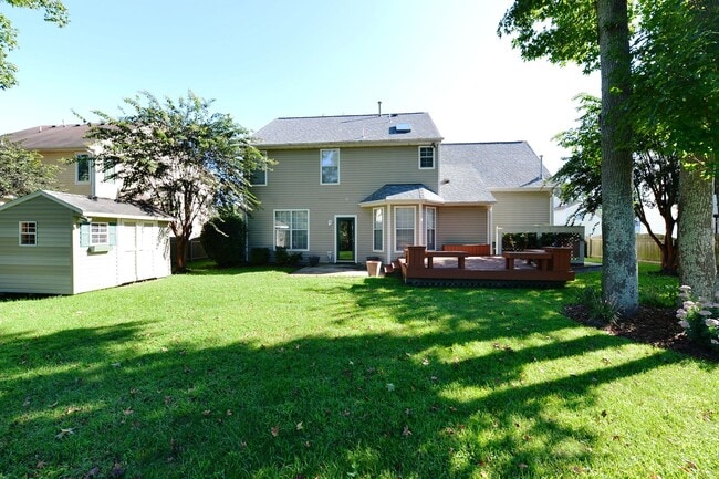 Building Photo - Lakefront home in Grassfield School District