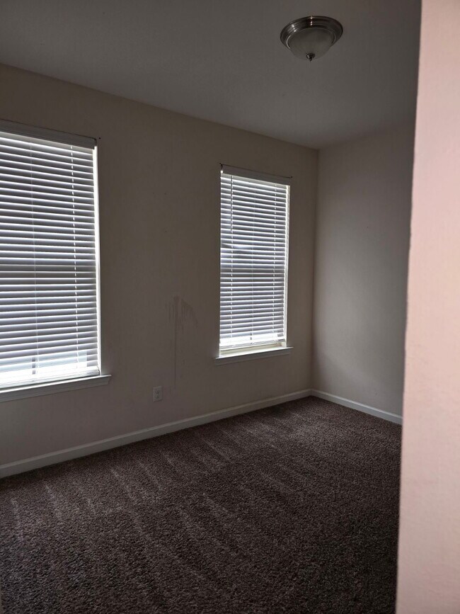 Building Photo - 112 Garden Oaks Ave