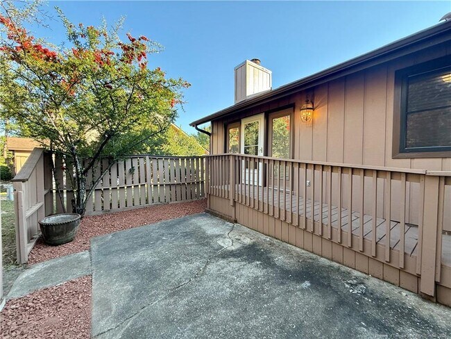 Building Photo - 6722 Irongate Dr
