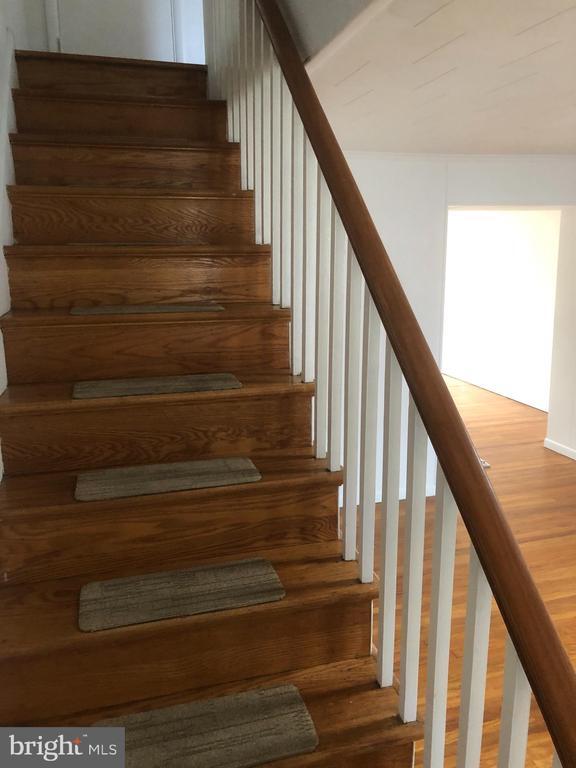 Building Photo - 1230 Sycamore Ave