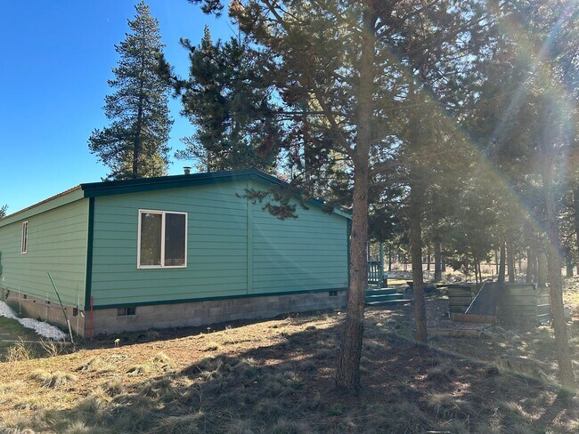 Building Photo - 52405 Antler Ln