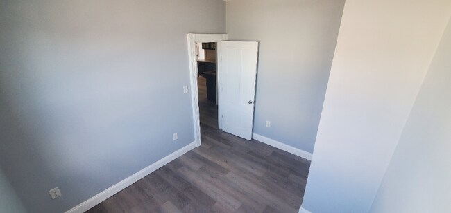 Building Photo - 132 Millbury St