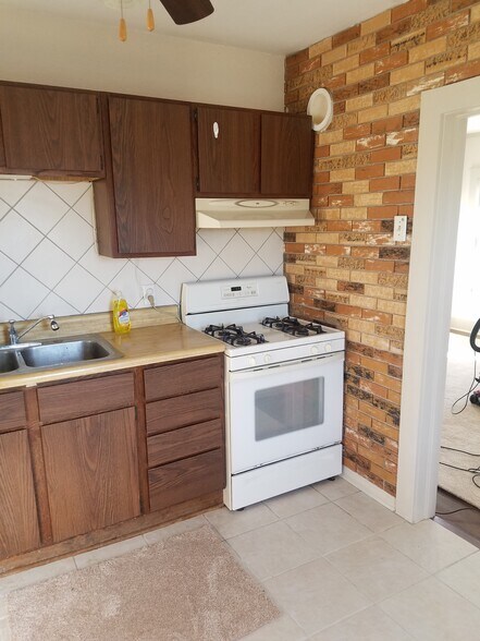 Building Photo - 3908 8th Ave