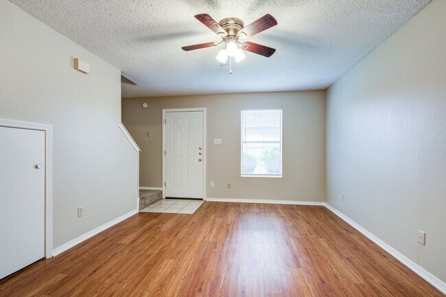 Building Photo - 3061 Olympia Dr