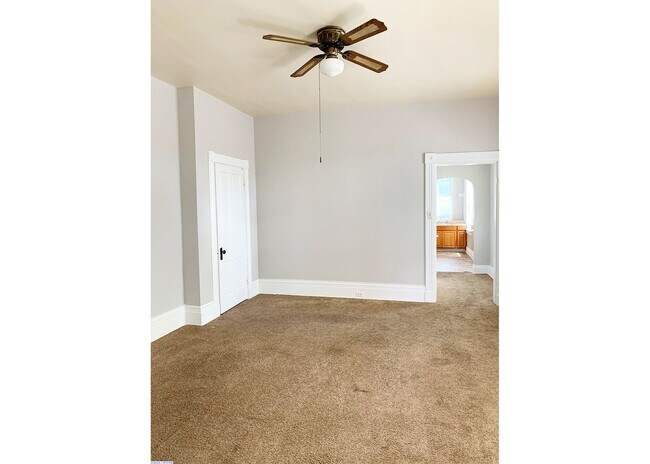 Building Photo - 3210 Bishop St