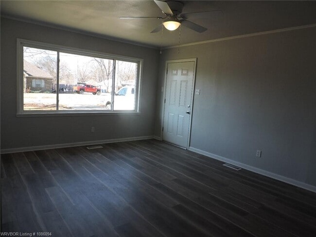 Building Photo - 4801 S 28th St