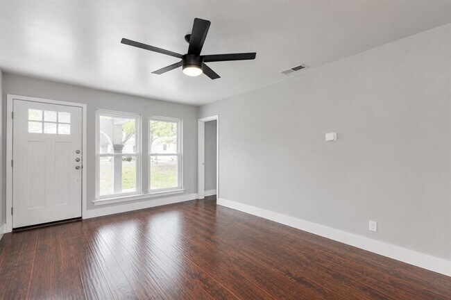 Building Photo - 9706 Cottle Dr