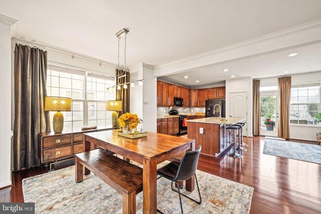Building Photo - 43656 Chicacoon Creek Square