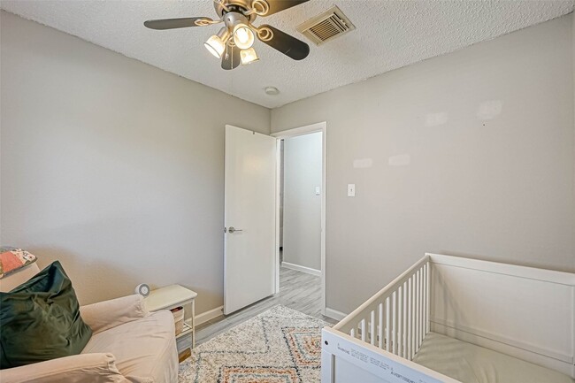 Building Photo - 22622 John Rolfe Ln