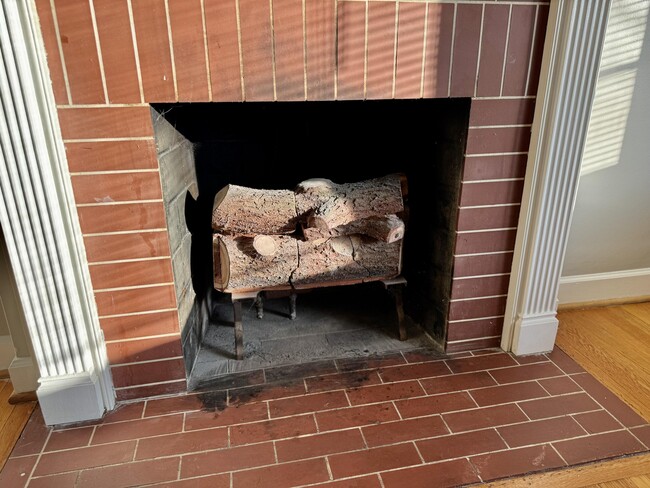 Building Photo - 479 Stratford Dr