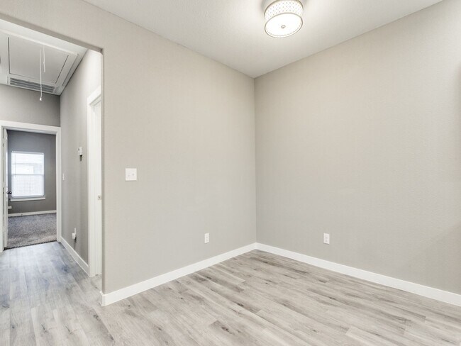 Building Photo - 3205-3207 Karen St