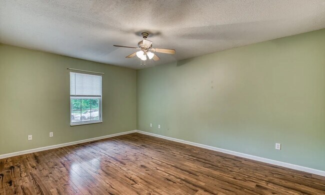 Building Photo - 4320 Comet Ln
