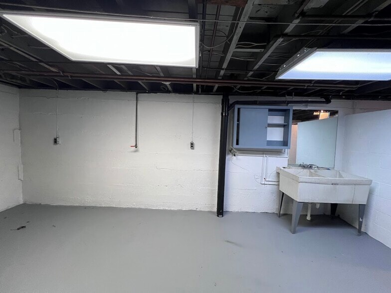 Building Photo - 304 Marie St