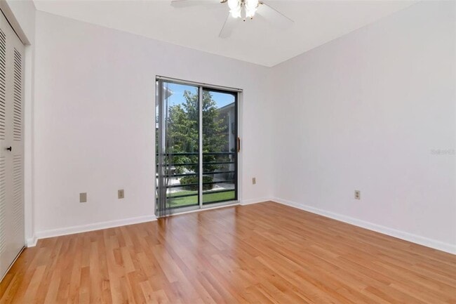 Building Photo - 320 Island Way