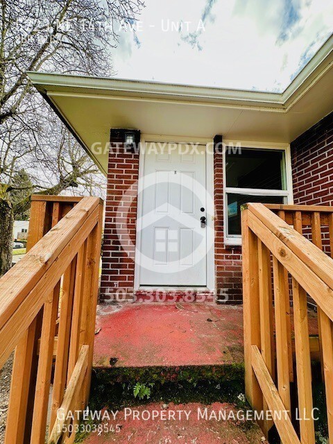 Building Photo - 5723 NE 14th Ave