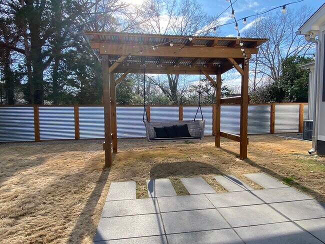 Building Photo - 906 Culpepper Ln