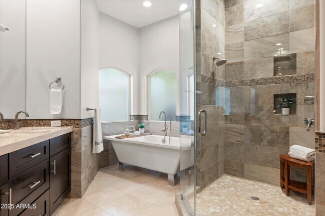 Building Photo - 1407 E Coral Cove Dr