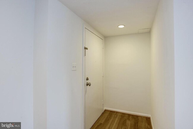 Building Photo - 1133 13th St NW