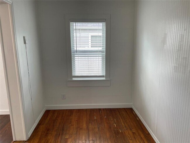 Building Photo - 3205 Ave A W