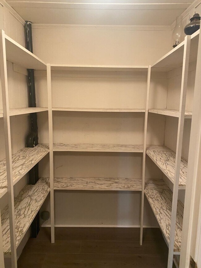 Building Photo - Waterfront 3 bedroom 2 bath