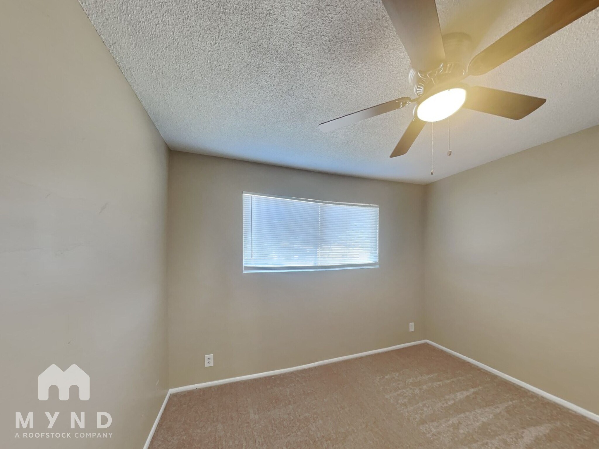 Building Photo - 47 W 11th Dr