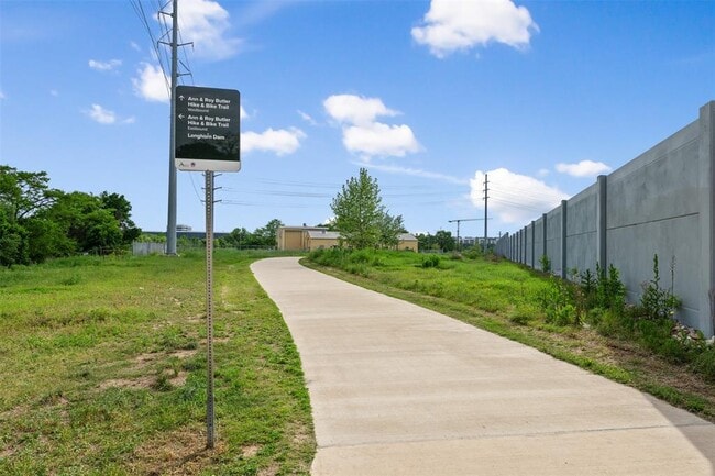 Building Photo - 73 Julius St