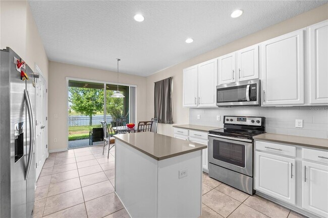 Building Photo - 3443 Sagebrush St
