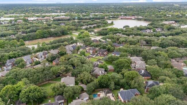 Building Photo - 3214 Richland Dr