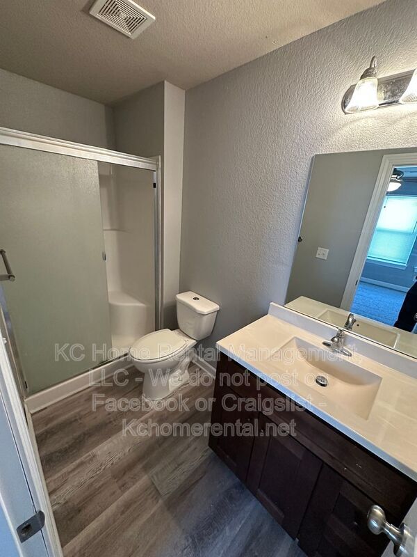 Building Photo - 10536 Kane Dr